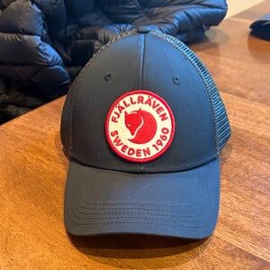 Fjallraven trucker hat